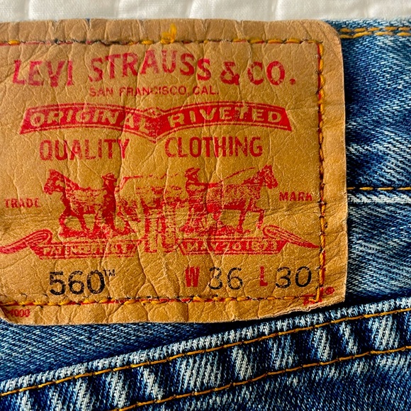 High waisted, Levi denim shorts - Picture 4 of 4